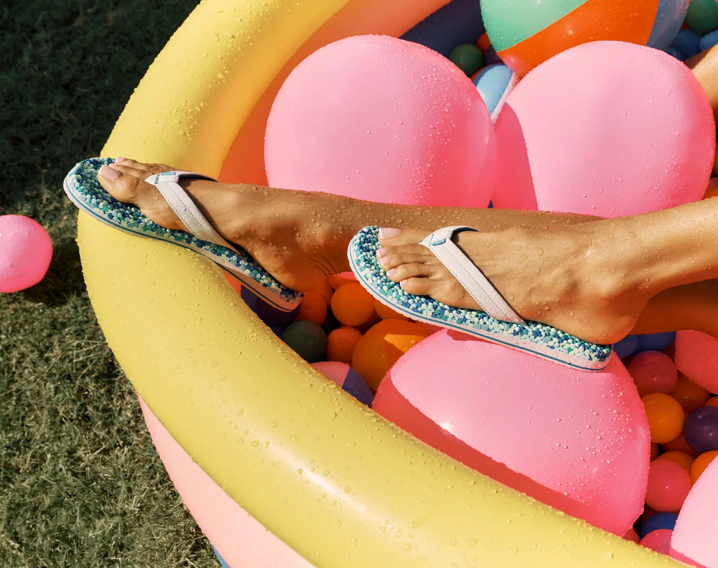 Sanuk Women's Bubblecush Sandals Rainbow Confetti