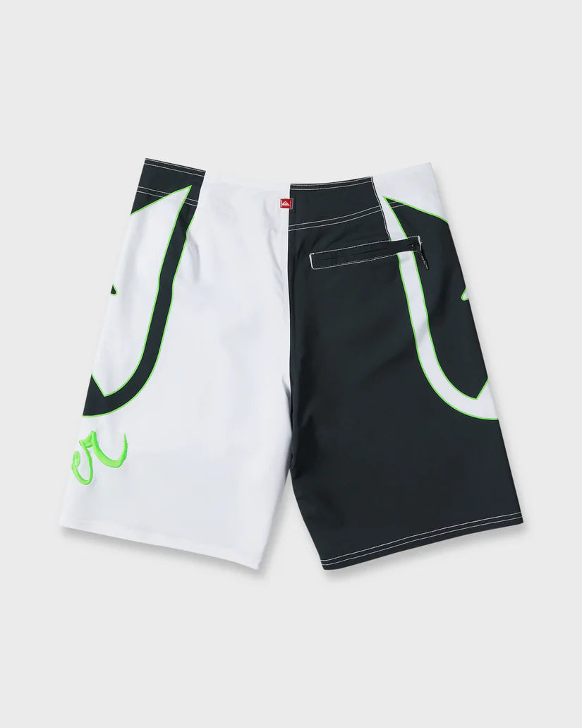 Quiksilver Young Guns Intercepter 21" Boardshorts Bright White