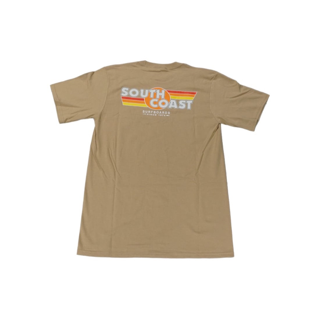 SOUTH COAST MENS RETRO FLAG TEE SAND