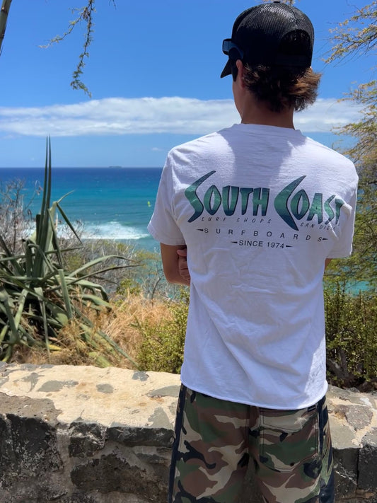 SOUTH COAST MENS TIKI LOGO TEE White