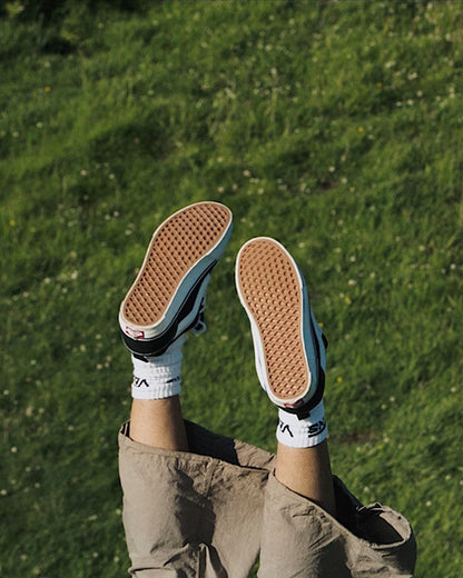 Vans Men's Knu Skool Shoe Black / True White