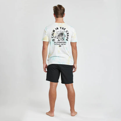 IPD MENS CALM IN THE CHAOS TEE