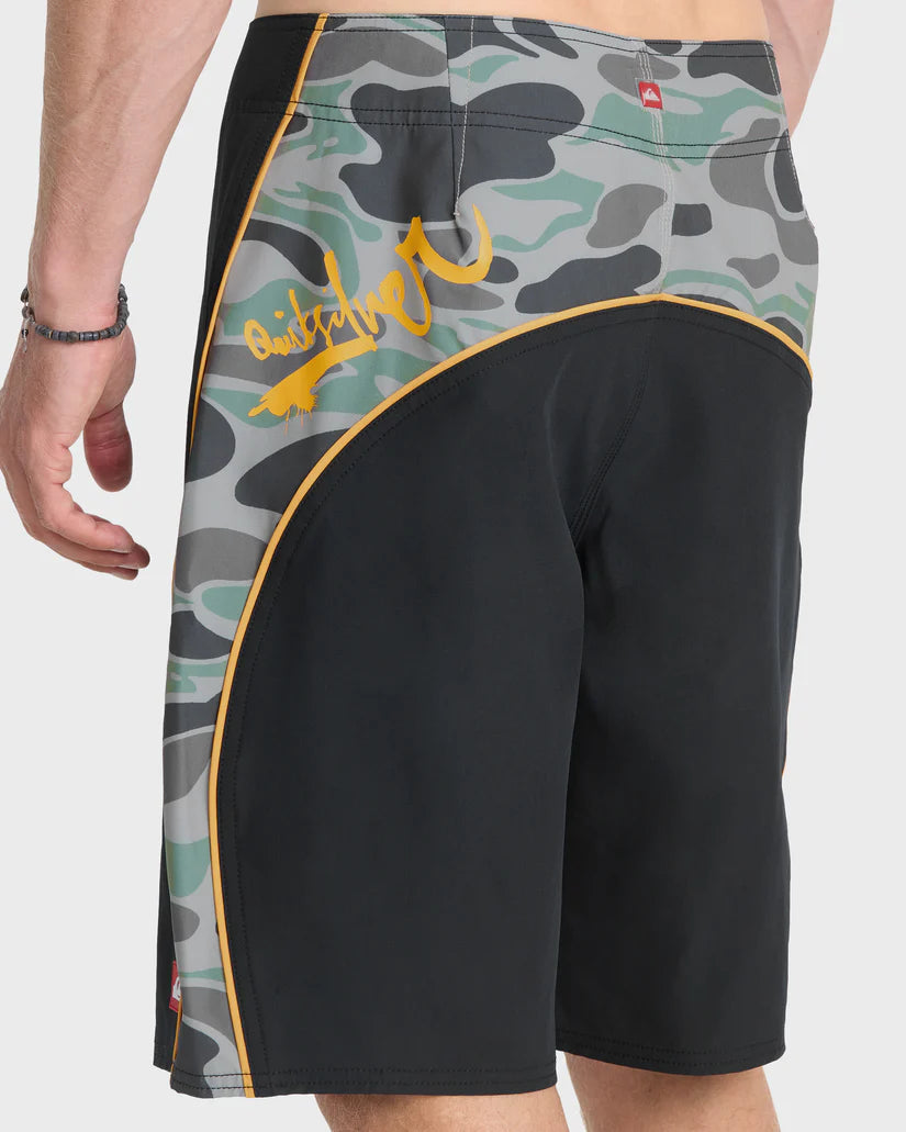 Quiksilver Young Guns Nomad Print 21" Boardshorts Anthracite